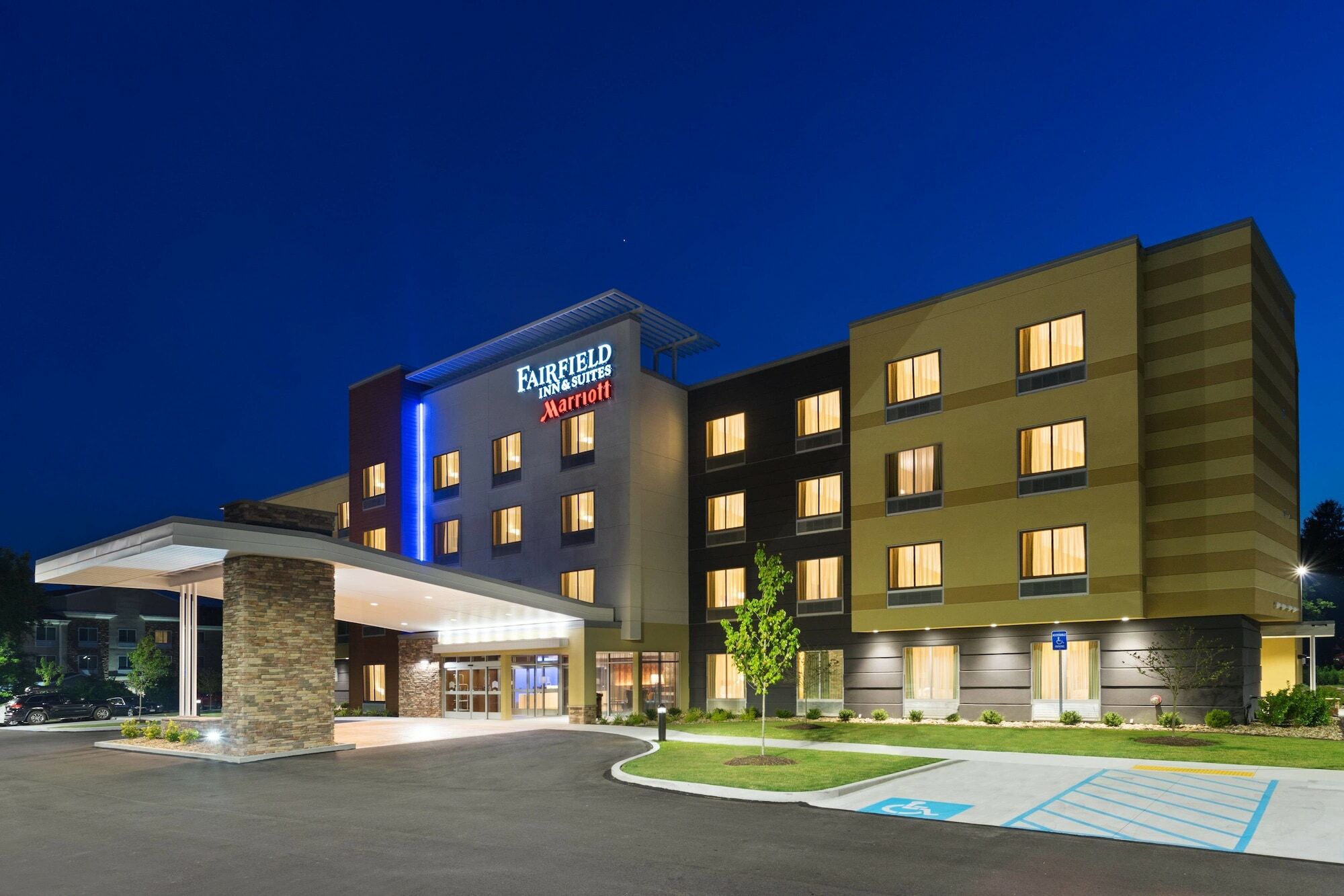 Fairfield Inn & Suites By Marriott Belle Vernon Exterior photo